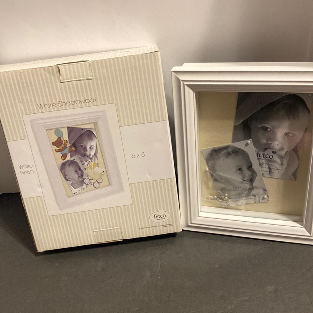 Fetco White Shadowbox memory box 6x8 photos fabric backing new